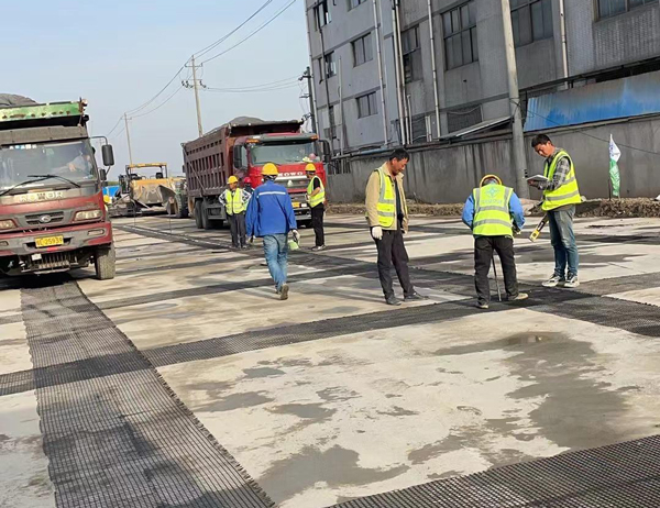 于田老材料的新故事：玻璃纤维土工格栅如何在‘白改黑’浪潮中重获新生？